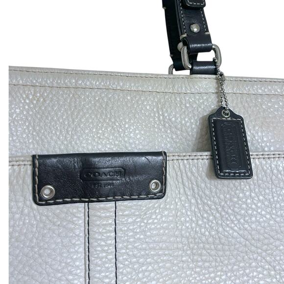 Coach Y2K Hamilton White Pebbled Leather Tote Bag with Black Straps A0972-F13083 - Picture 4 of 7